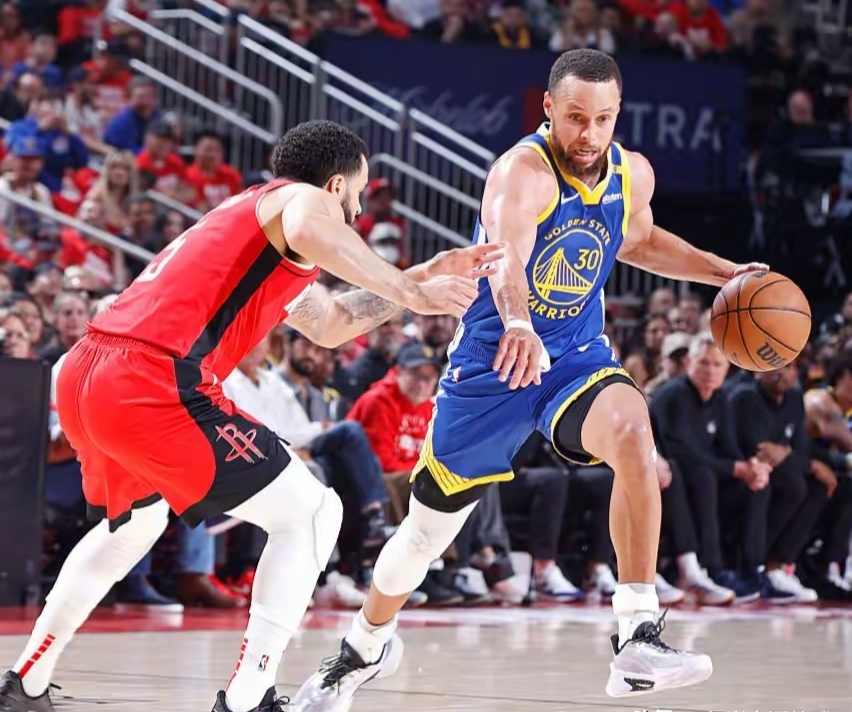 关于金州勇士发布备战花絮,关键时刻调整名单,NBA季后赛任务艰巨,更衣室氛围转暖的信息 关于金州勇士发布备战花絮,关键时刻调整名单,NBA季后赛任务艰巨,更衣室氛围转暖的信息