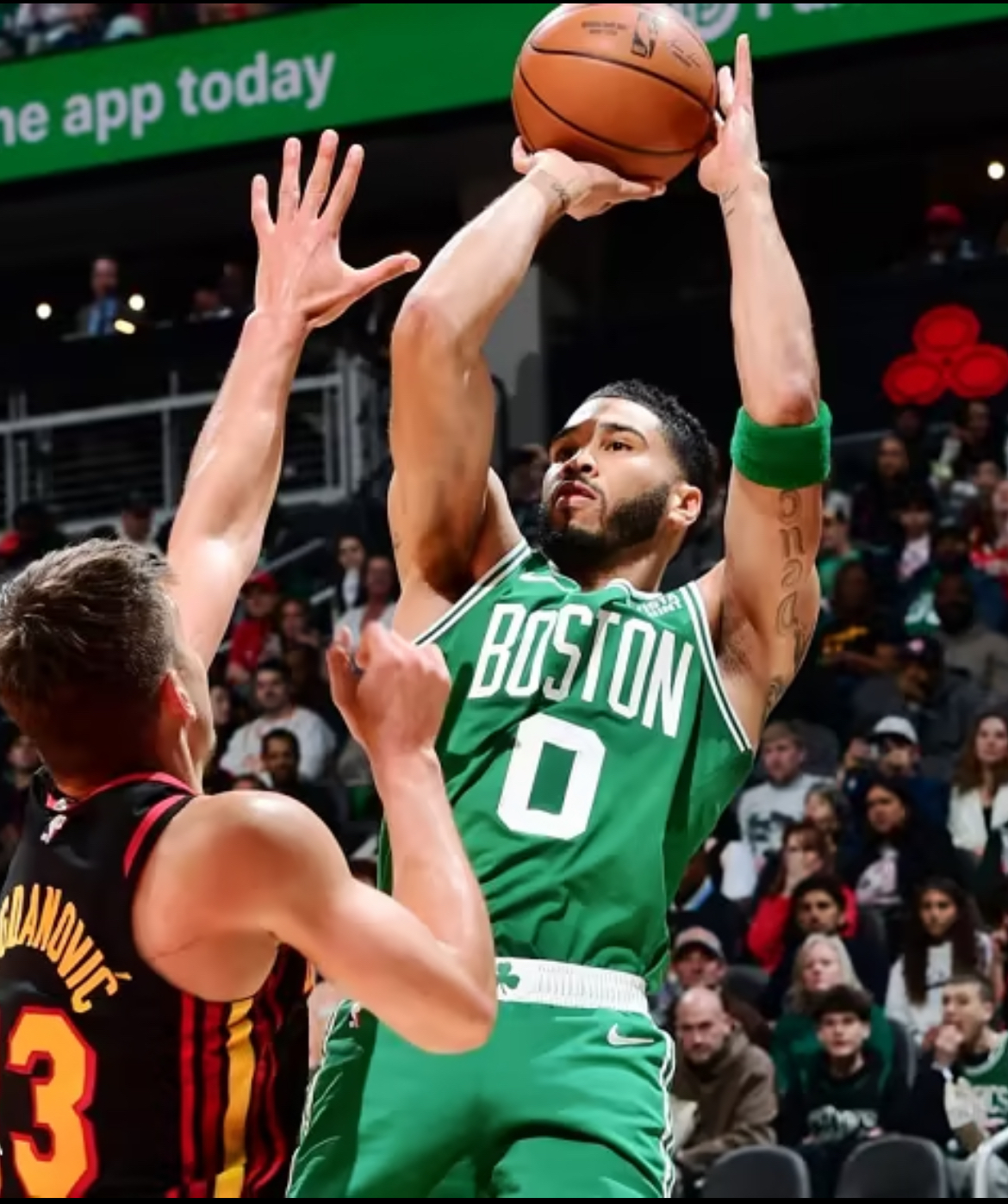 塔图姆关键节点回归赛场，老鹰带队取胜！的简单介绍